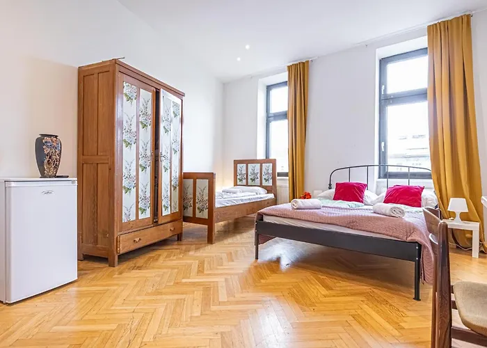 Lovely 4br Garden By Lorenz Boehler & Danube Διαμέρισμα *