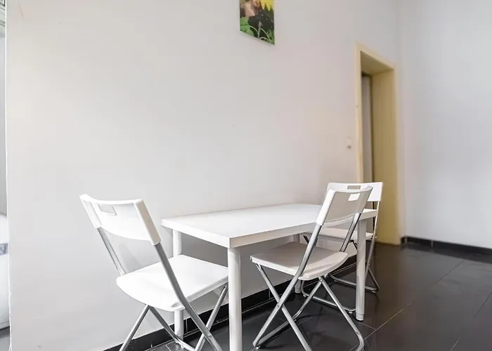 Lovely 4br Garden By Lorenz Boehler & Danube *