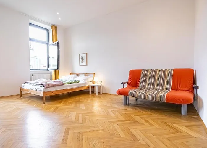Lovely 4br Garden By Lorenz Boehler & Danube *