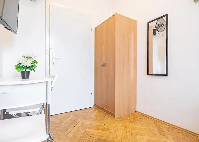 Διαμέρισμα Lovely 4br Garden By Lorenz Boehler & Danube *