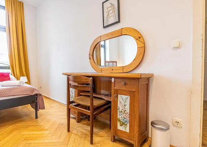 Διαμέρισμα Lovely 4br Garden By Lorenz Boehler & Danube